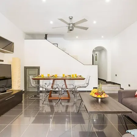Villa Fantastic Townhouse In The Centre Of Americas *